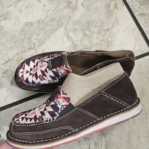 Ariat Women’s Cruiser USA Size 7 Width B Medium